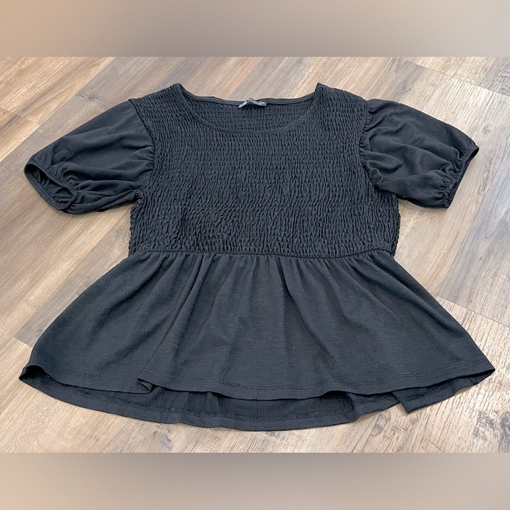 🐝 Womens Zara Peplum Top Size Large 🐝